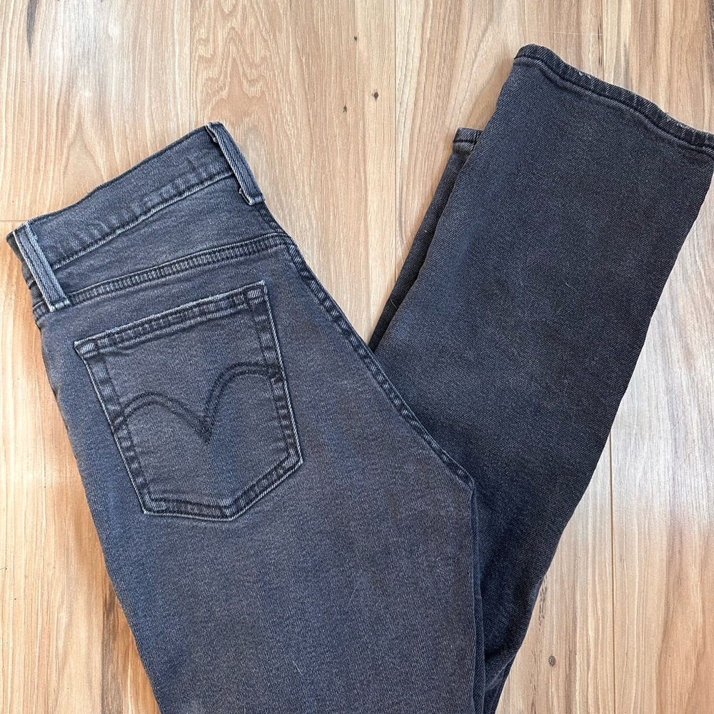 Levi’s Wedgie Straight